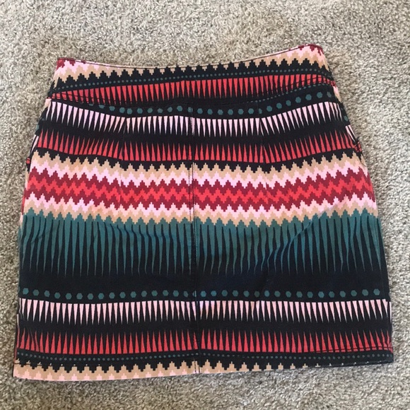 SOLD: Aztec pattern mini skirt - Picture 2 of 4